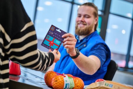 Chance to win (1 of 10) £100 Aldi gift cards
